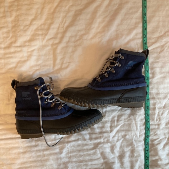 Sorel Cheyanne II Blue Winter Boots. Mens 9. main image 8